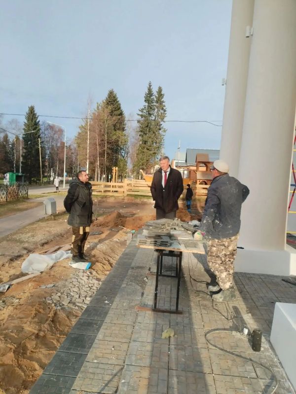 В Усть-Цильме продолжается капитальный ремонт культурного центра имени Шишеловой В Усть-Цильме продолжается капитальный ремонт культурного центра имени Шишеловой