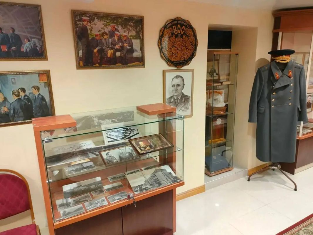 В Нижнем Новгороде почтили память бывшего министра внутренних дел Коми АССР Владимира Дубровина В Нижнем Новгороде почтили память бывшего министра внутренних дел Коми АССР Владимира Дубровина
