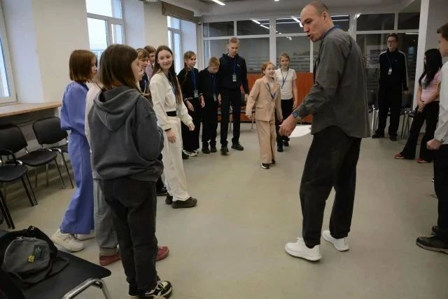 Ростислав Гольдштейн: В Сыктывкаре проходит республиканский слёт замещающих семей «Вместе – к новым вершинам!» Ростислав Гольдштейн: В Сыктывкаре проходит республиканский слёт замещающих семей «Вместе – к новым вершинам!»