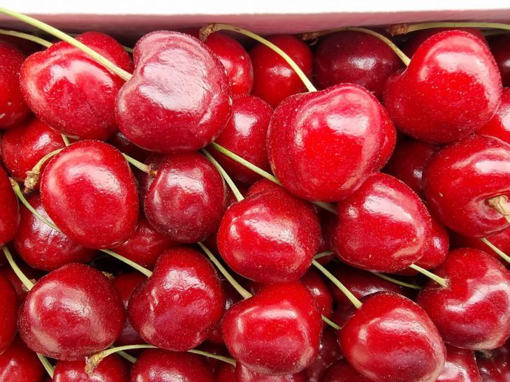 Как приготовить вишневый пай с тягучей начинкой