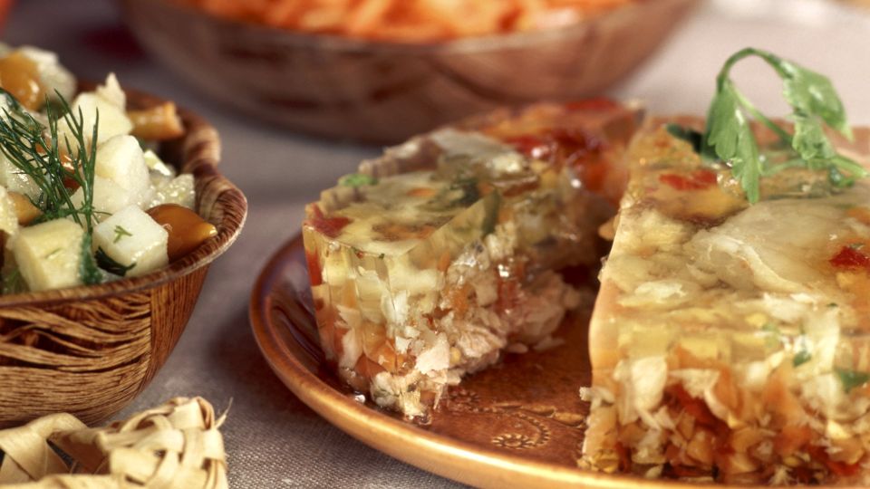 Самый вкусный холодец получается из этого мяса: повар поделился главным секретом