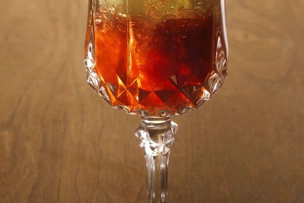 Изысканный коктейль «Кир-рояль»: как создать шедевр в бокале