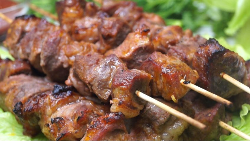 Как приготовить сочный шашлык: простые секреты и лучшие маринады