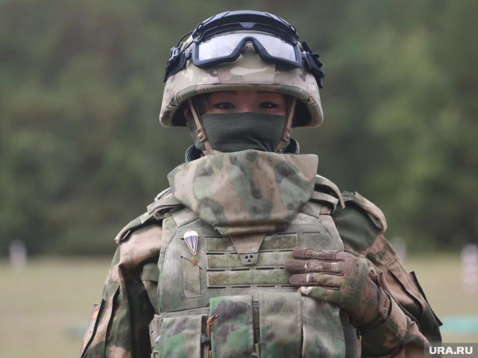 Женщинам-военным предложили выходить на пенсию в 43 года